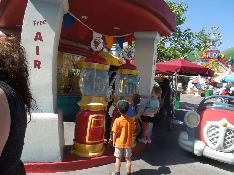 Disneyland Mickey's Toon Town Plaza